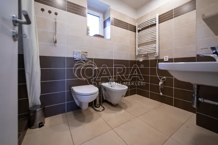 Prodej rodinného domu, Tachlovice, Olivová, 290 m2