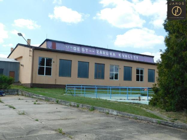 Pronájem výrobních prostor, Vroutek, 895 m2