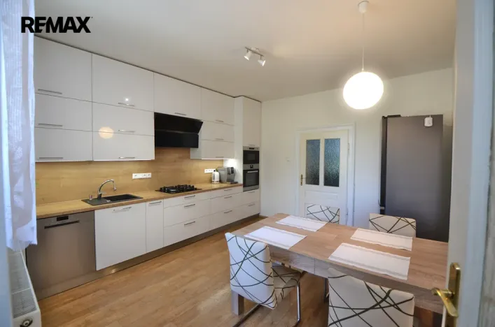 Prodej rodinného domu, Uničov, Masarykovo nám., 307 m2