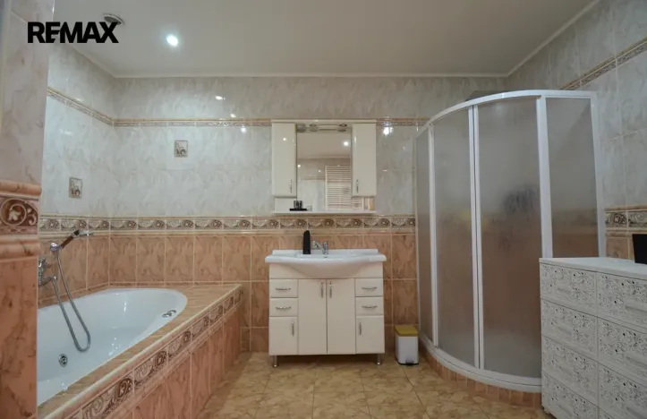 Prodej rodinného domu, Uničov, Masarykovo nám., 307 m2