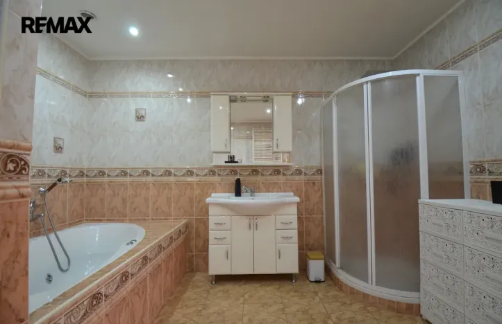 Prodej rodinného domu, Uničov, Masarykovo nám., 307 m2