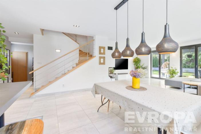 Prodej rodinného domu, Tuchoměřice, Pod Hájem, 205 m2