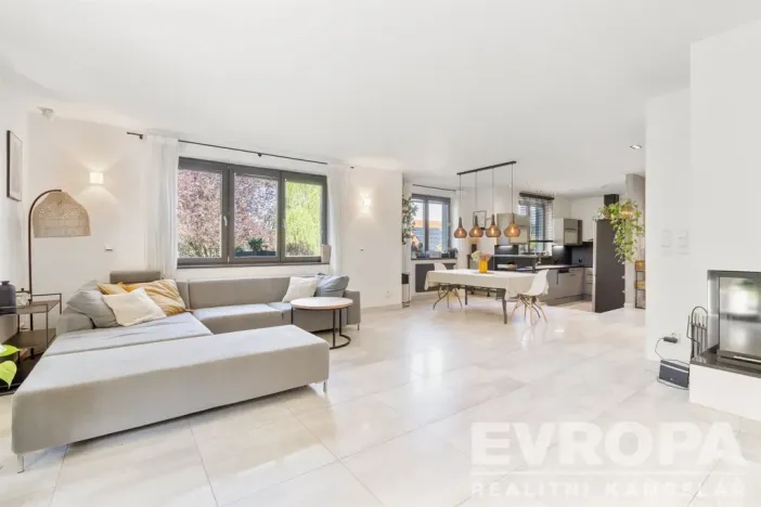 Prodej rodinného domu, Tuchoměřice, Pod Hájem, 205 m2