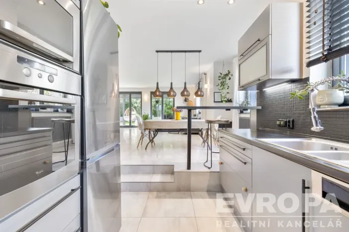 Prodej rodinného domu, Tuchoměřice, Pod Hájem, 205 m2