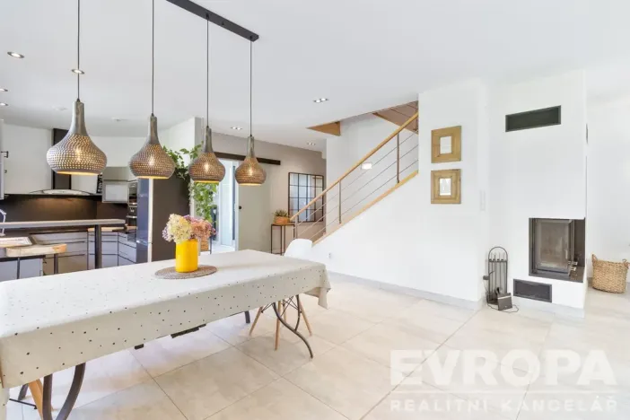 Prodej rodinného domu, Tuchoměřice, Pod Hájem, 205 m2