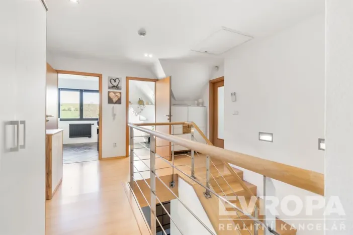 Prodej rodinného domu, Tuchoměřice, Pod Hájem, 205 m2