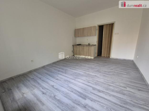 Pronájem bytu 1+kk, Praha - Vršovice, Přípotoční, 23 m2