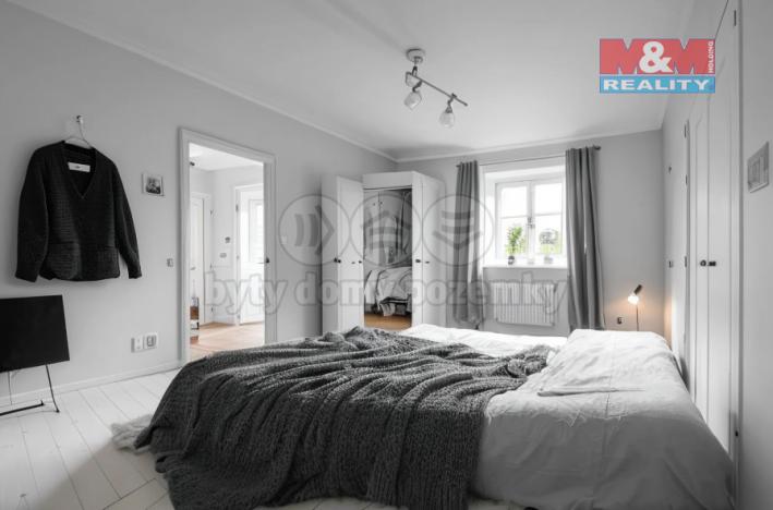 Prodej rodinného domu, Černiv, 320 m2