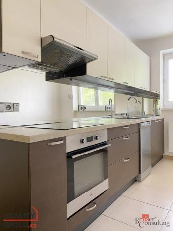Pronájem bytu 2+1, Opava - Předměstí, náměstí Slezského odboje, 60 m2