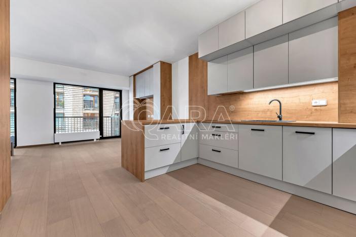 Pronájem bytu 1+kk, Praha - Holešovice, Tusarova, 43 m2
