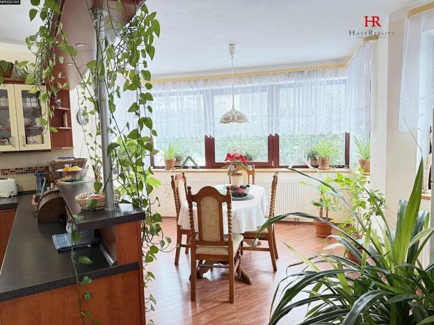 Prodej rodinného domu, Jenišovice, 355 m2