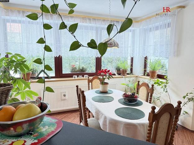 Prodej rodinného domu, Jenišovice, 355 m2