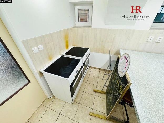 Pronájem obchodního prostoru, Benešov, Masarykovo náměstí, 72 m2