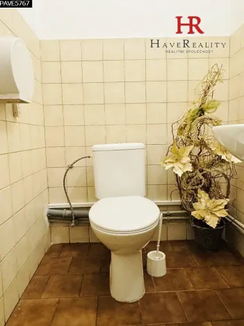 Pronájem obchodního prostoru, Benešov, Masarykovo náměstí, 72 m2