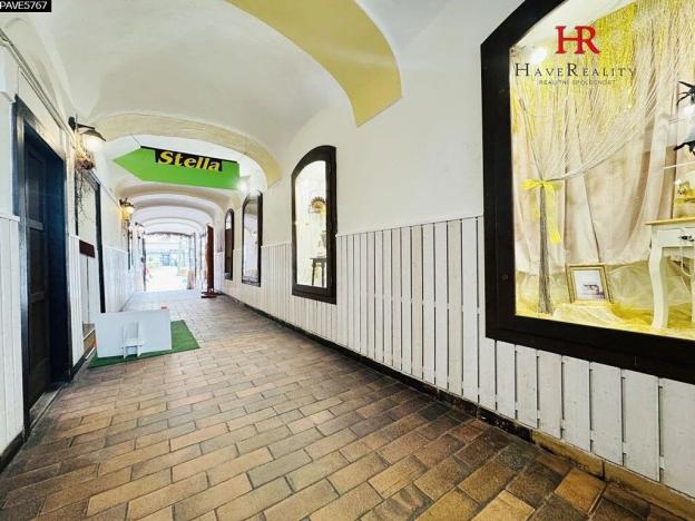 Pronájem obchodního prostoru, Benešov, Masarykovo náměstí, 72 m2