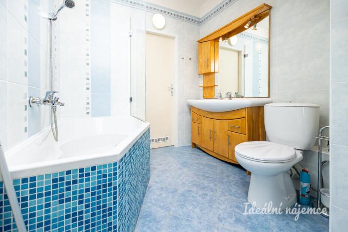 Pronájem bytu 4+kk, Praha - Dubeč, U lipové aleje, 95 m2