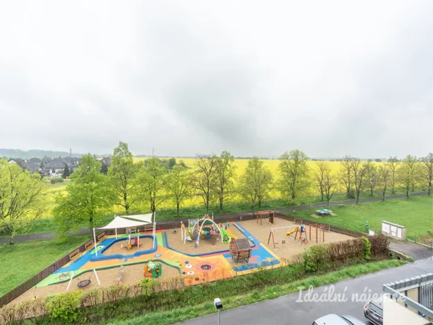 Pronájem bytu 4+kk, Praha - Dubeč, U lipové aleje, 95 m2