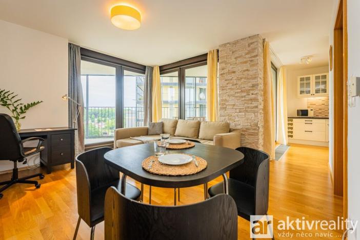 Pronájem bytu 1+kk, Praha - Žižkov, Pitterova, 38 m2