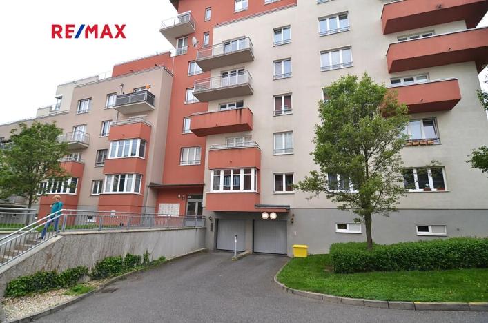 Pronájem bytu 1+kk, Praha - Záběhlice, Mikanova, 42 m2