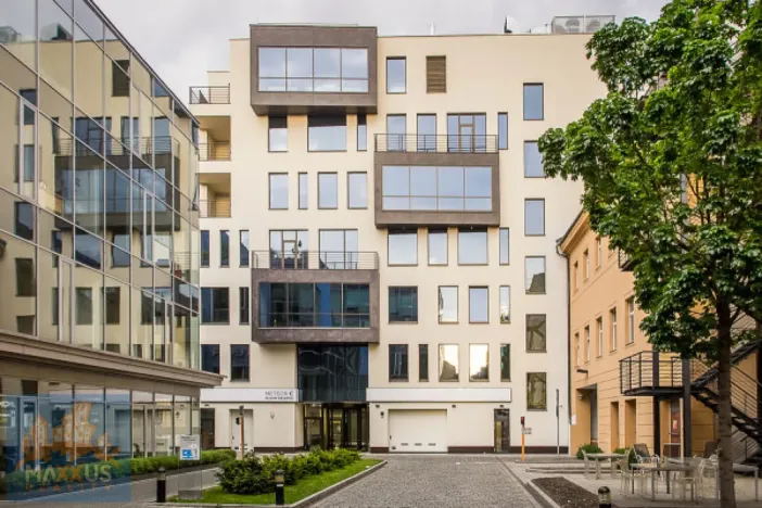 Pronájem kanceláře, Praha - Karlín, Sokolovská, 485 m2