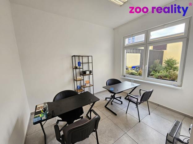 Pronájem obchodního prostoru, Litvínov, Masarykovo nám., 25 m2