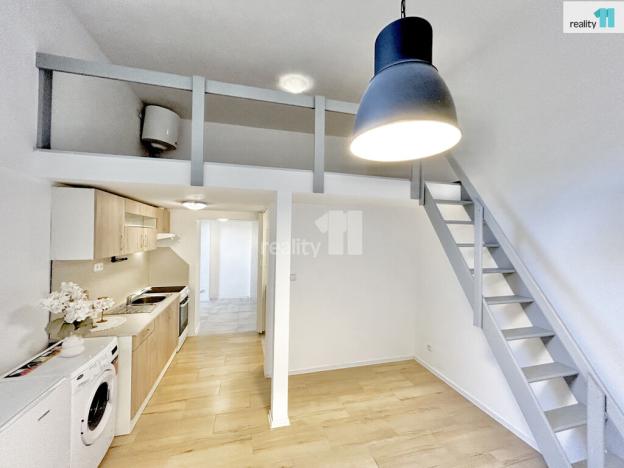 Prodej bytu 1+kk, Praha - Ruzyně, Drnovská, 31 m2