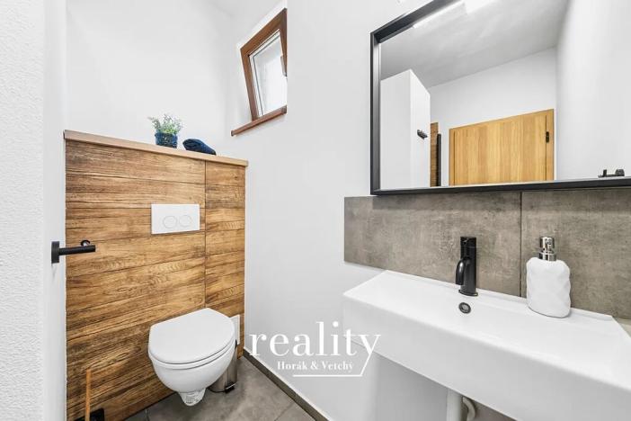 Prodej rodinného domu, Perná, 205 m2