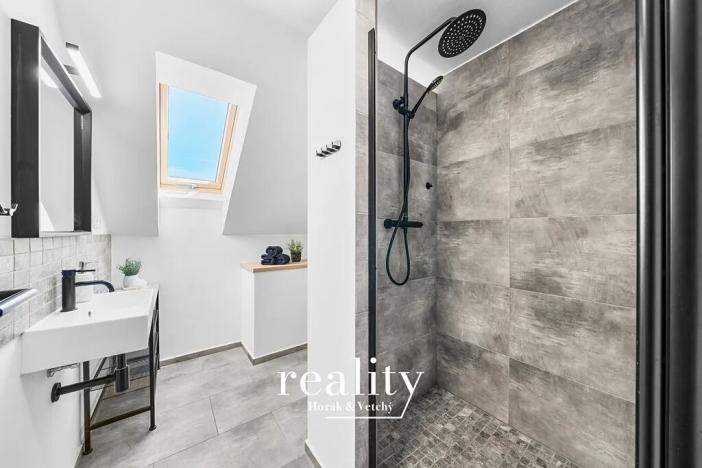 Prodej vícegeneračního domu, Perná, 205 m2