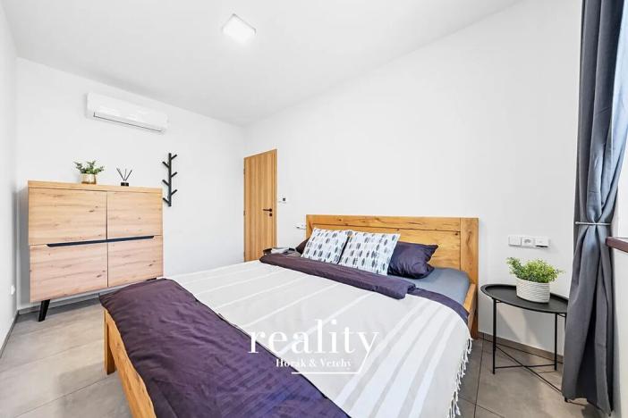 Prodej apartmánu, Perná, 205 m2