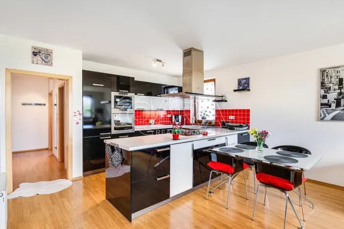 Prodej rodinného domu, Zeleneč, U Lesoparku, 174 m2