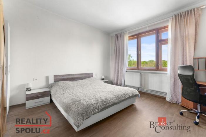 Prodej bytu 2+1, Pardubice - Svítkov, U Trojice, 77 m2