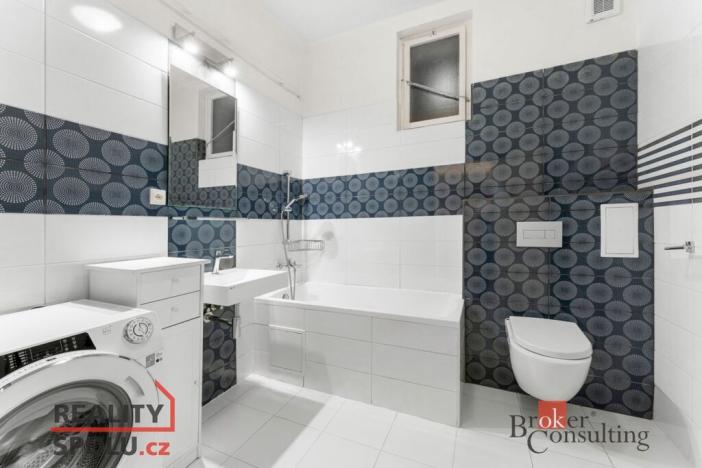 Prodej bytu 2+1, Pardubice - Svítkov, U Trojice, 77 m2