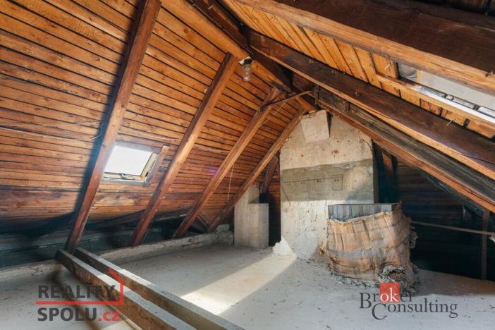 Prodej bytu 2+1, Pardubice - Svítkov, U Trojice, 77 m2