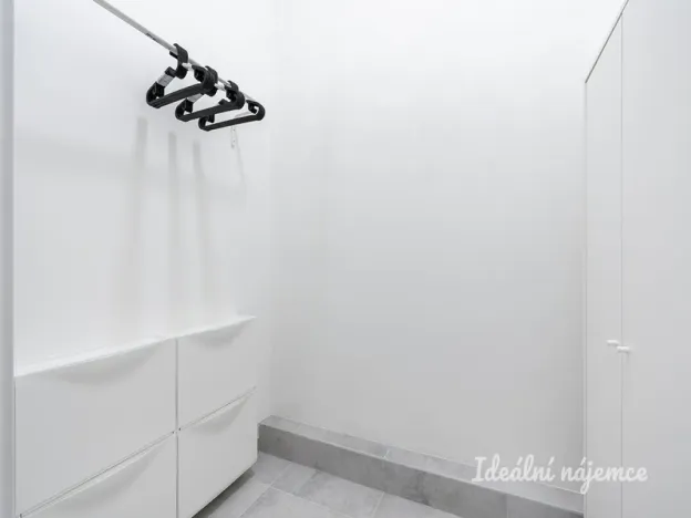 Pronájem bytu 2+kk, Praha - Kyje, Za černým mostem, 67 m2