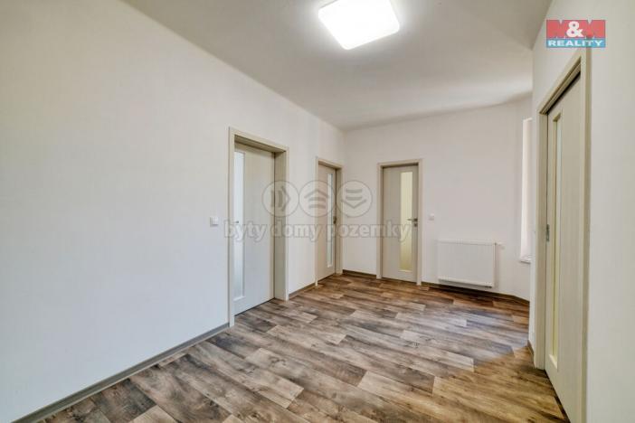 Prodej bytu 4+1, Cheb, Májová, 121 m2