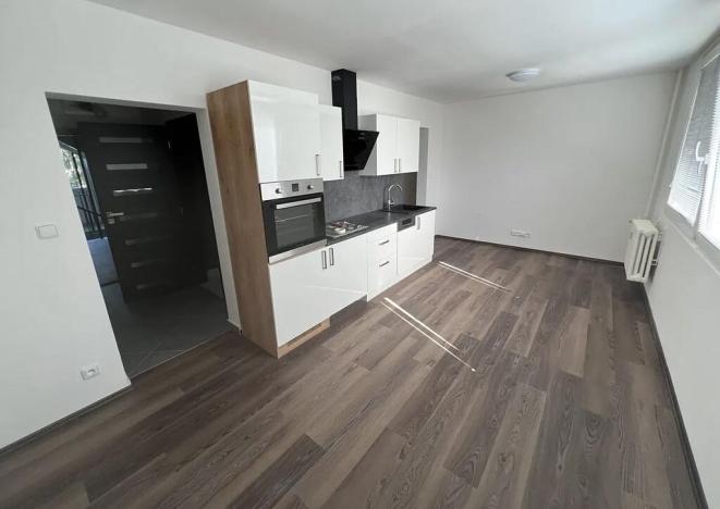 Pronájem bytu 1+kk, Praha - Prosek, Jetřichovická, 30 m2