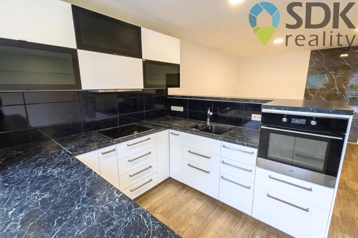 Prodej rodinného domu, Křenovice, Široká, 172 m2