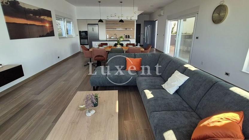 Prodej vily, Omiš, Chorvatsko, 240 m2