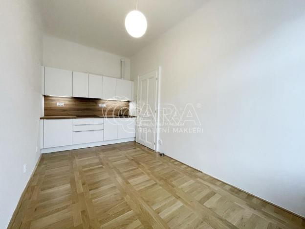 Pronájem bytu 2+kk, Praha - Nusle, Oldřichova, 38 m2