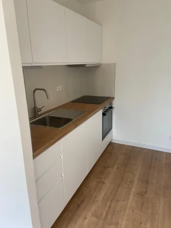Prodej bytu 2+kk, Praha - Kobylisy, Jelínkova, 36 m2