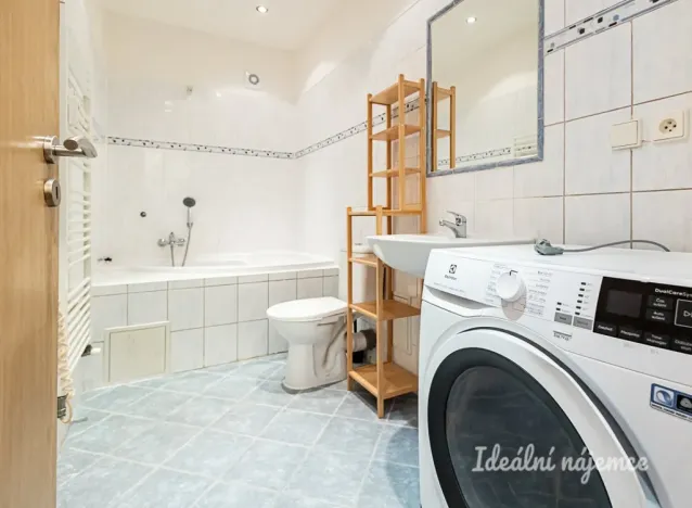 Pronájem bytu 1+kk, Šestajovice, Komenského, 25 m2