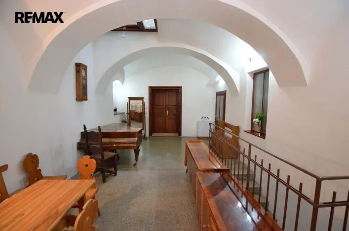 Prodej činžovního domu, Uničov, Masarykovo nám., 307 m2