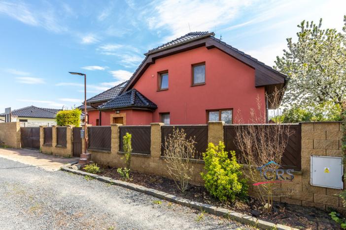 Prodej rodinného domu, Přezletice, Veleňská, 240 m2