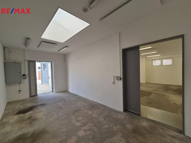 Pronájem skladu, Hradec Králové - Pražské Předměstí, U Koruny, 153 m2