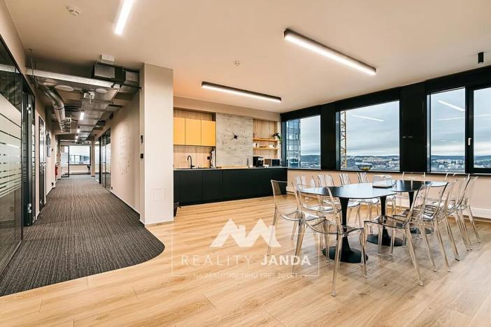 Pronájem kanceláře, Brno, Šumavská, 203 m2