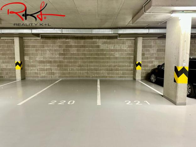 Prodej garážového stání, Praha - Dolní Měcholupy, Kardausova, 14 m2