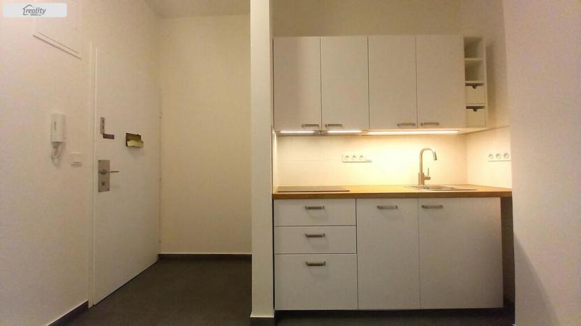 Pronájem bytu 1+kk, Praha - Nové Město, Žitná, 35 m2