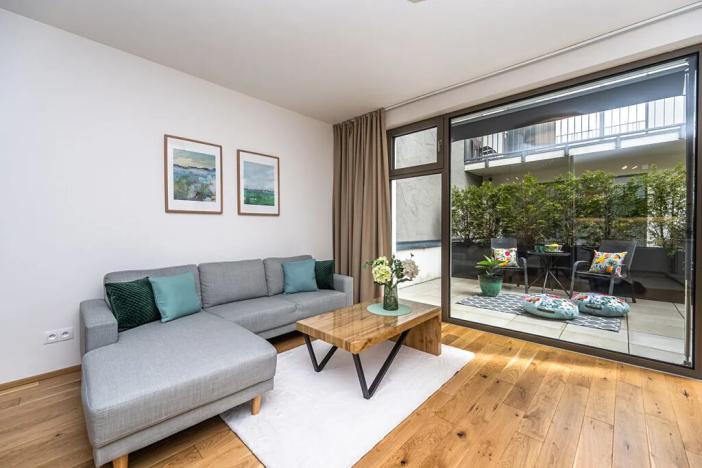 Pronájem bytu 1+1, Praha - Smíchov, Na Valentince, 50 m2