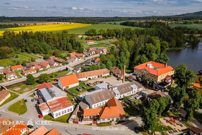 Pronájem zemědělského objektu, Budislav, 1376 m2