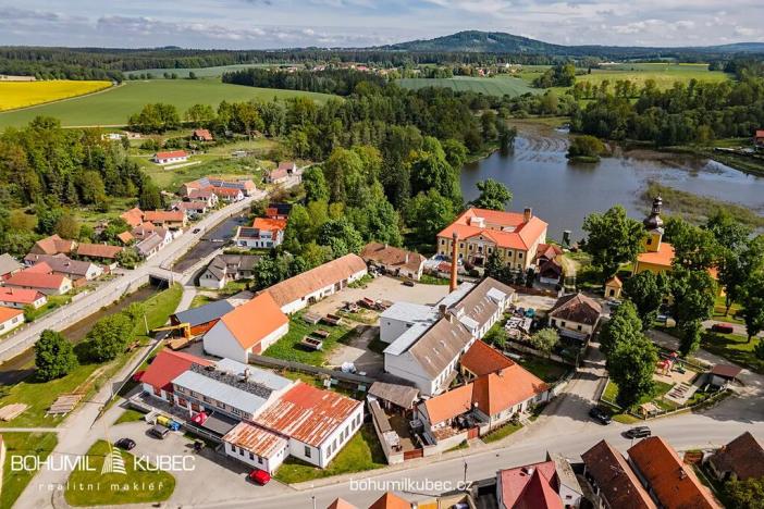 Pronájem zemědělského objektu, Budislav, 1376 m2